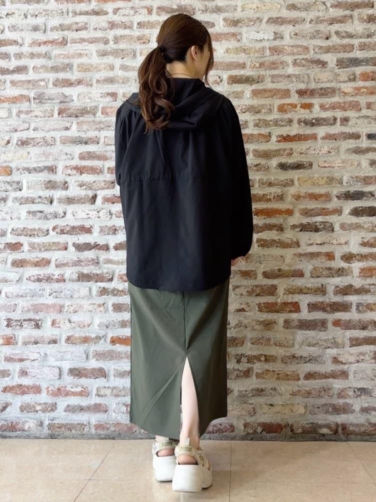 tokiさんの「THE SHOP TK｜【mizugiwa/ラッシュガード】フロントジップパーカ/セットアップ可/接触冷感/UVケア/洗濯機」を使ったコーディネート