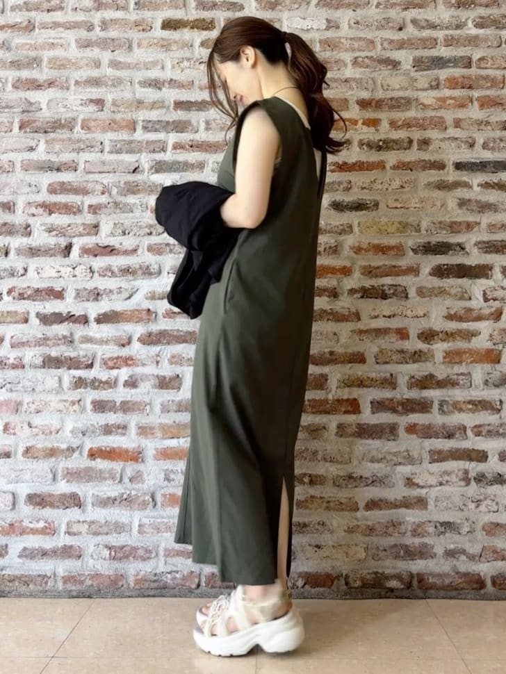 tokiさんの「THE SHOP TK｜【mizugiwa/ラッシュガード】フロントジップパーカ/セットアップ可/接触冷感/UVケア/洗濯機」を使ったコーディネート