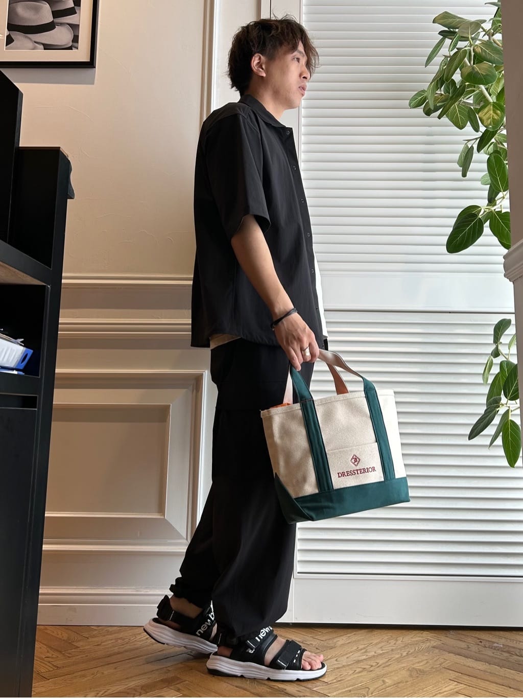須田　慎二郎さんの「DRESSTERIOR｜」を使ったコーディネート