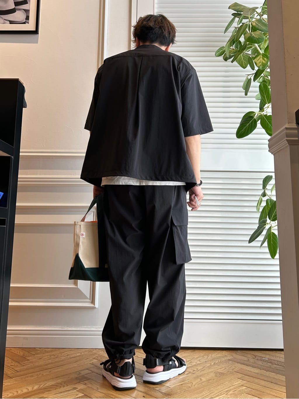 須田　慎二郎さんの「DRESSTERIOR｜」を使ったコーディネート