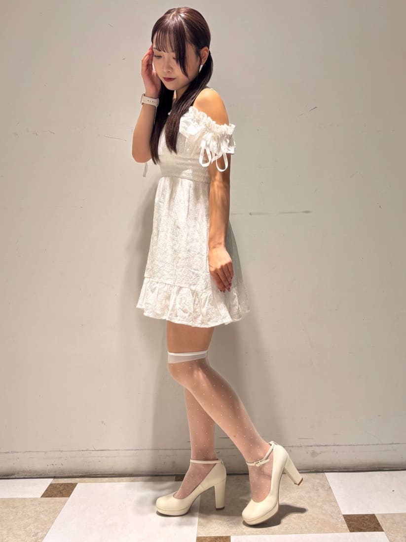 せらら⭐️さんの「ESPERANZA｜3WAYチャンキーヒールパンプス」を使ったコーディネート