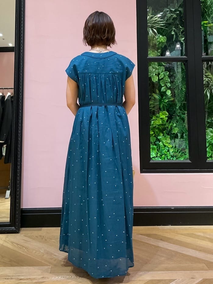 ogataさんの「DRESSTERIOR｜オーバーラップサークルシルクスカーフ」を使ったコーディネート