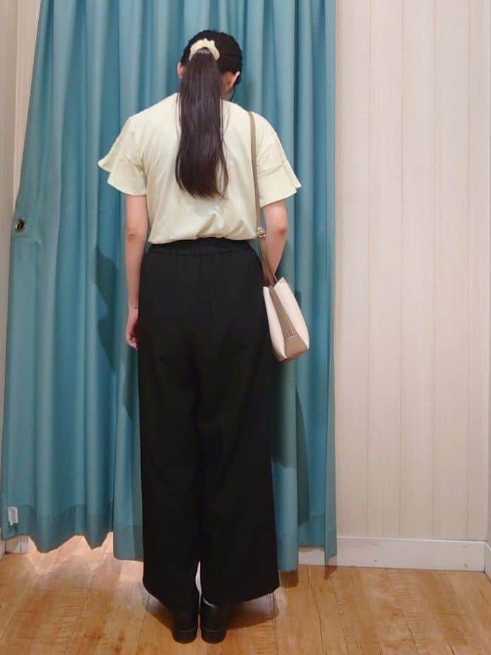 hanaさんの「SHOO･LA･RUE｜◆【軽量】ふわっと軽い 3層ショルダーバッグ」を使ったコーディネート