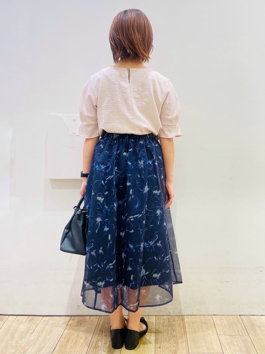 YUKOさんの「index｜《8色展開／XS-LLサイズ》タックパフスリーブブラウス【洗濯機洗い可／吸水速乾／防シワ／抗ピル】」を使ったコーディネート