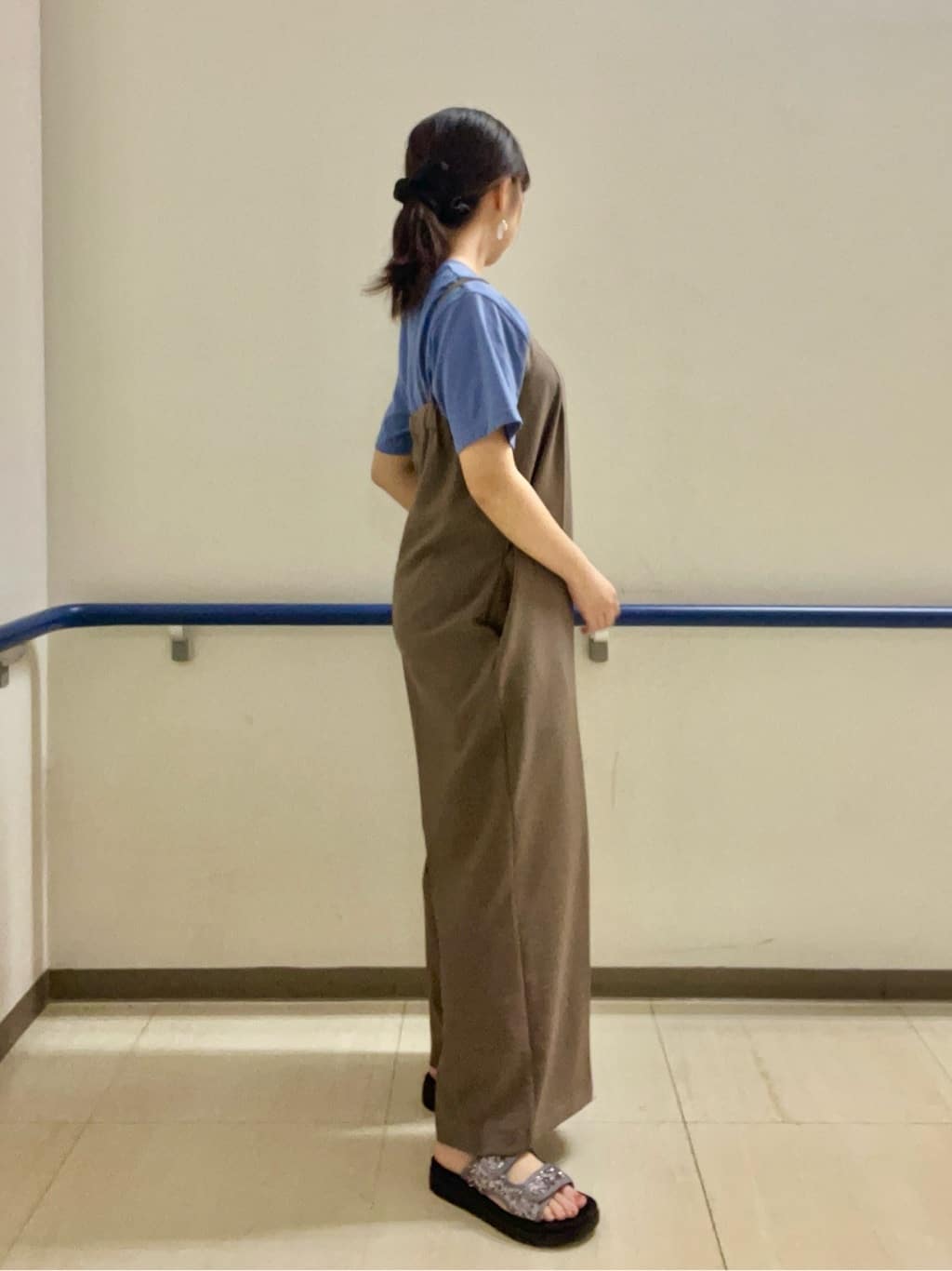 あもさんの「SHOO･LA･RUE｜◆【S-LL/ひんやり/UV】汗をかいても気になりにくい グラフィックTシャツ」を使ったコーディネート
