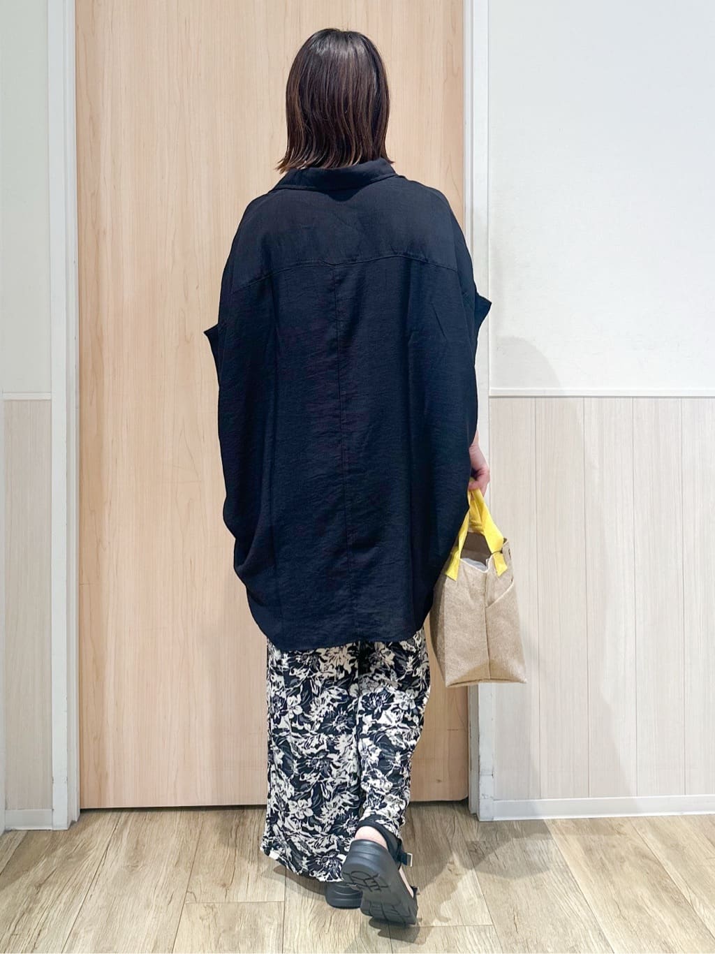 mimoさんの「SHOO･LA･RUE｜【ひんやり】すっきりきれいに体型カバー コクーンシルエットワンピース」を使ったコーディネート