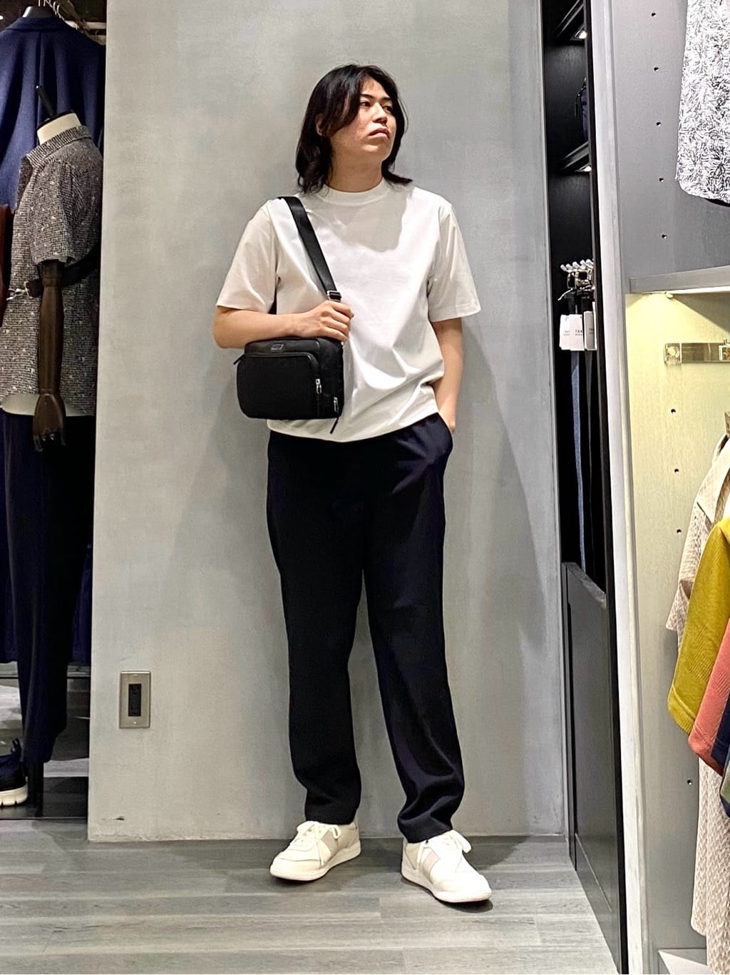 nishiさんの「TAKEO KIKUCHI｜【抗菌防臭／5サイズ展開】ハイゲージポンチ Tシャツ」を使ったコーディネート