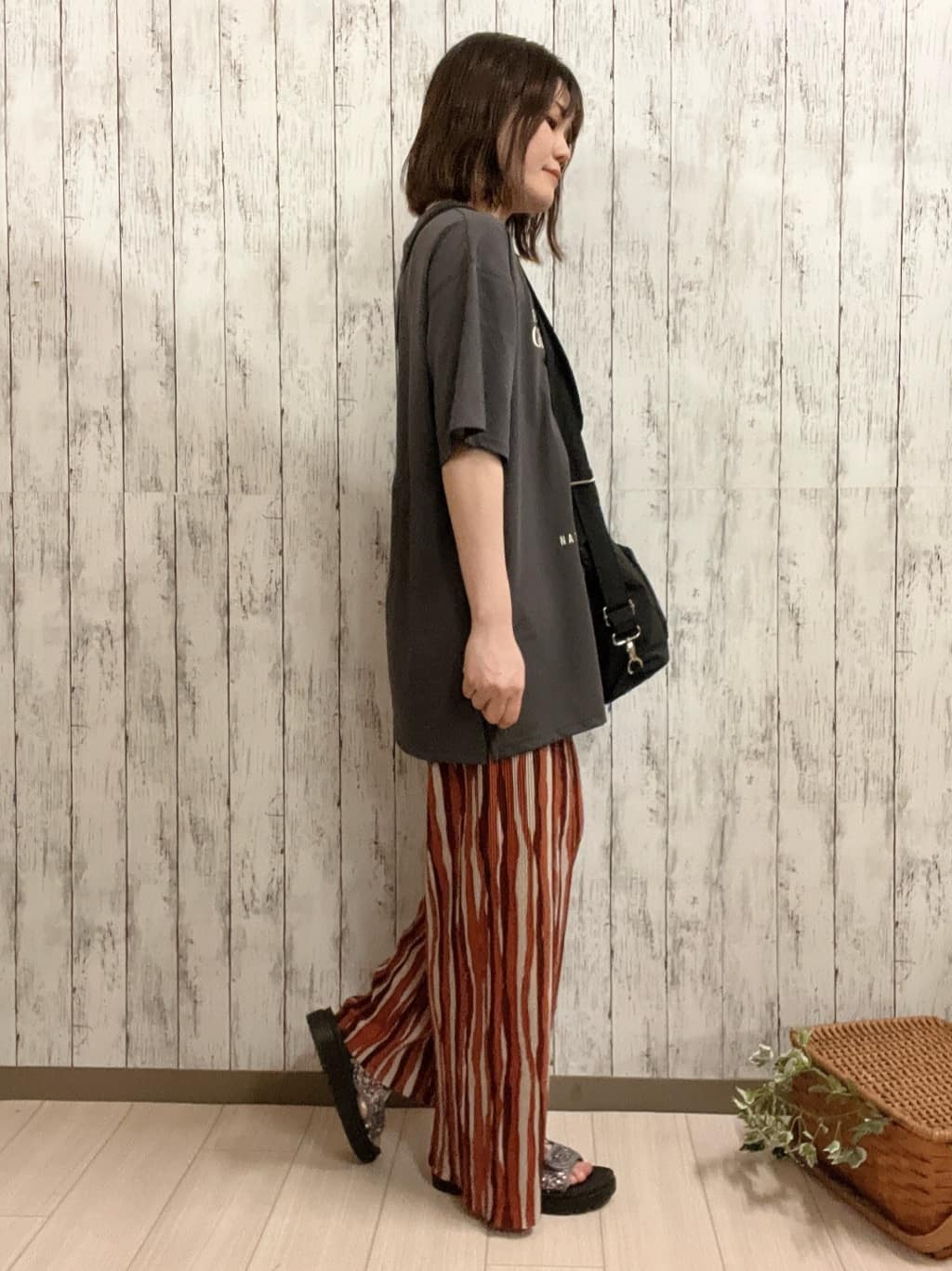 シカさんの「SHOO･LA･RUE｜【ひんやり/汗ジミ軽減/UVカット】プリントアソート BIG Tシャツ」を使ったコーディネート