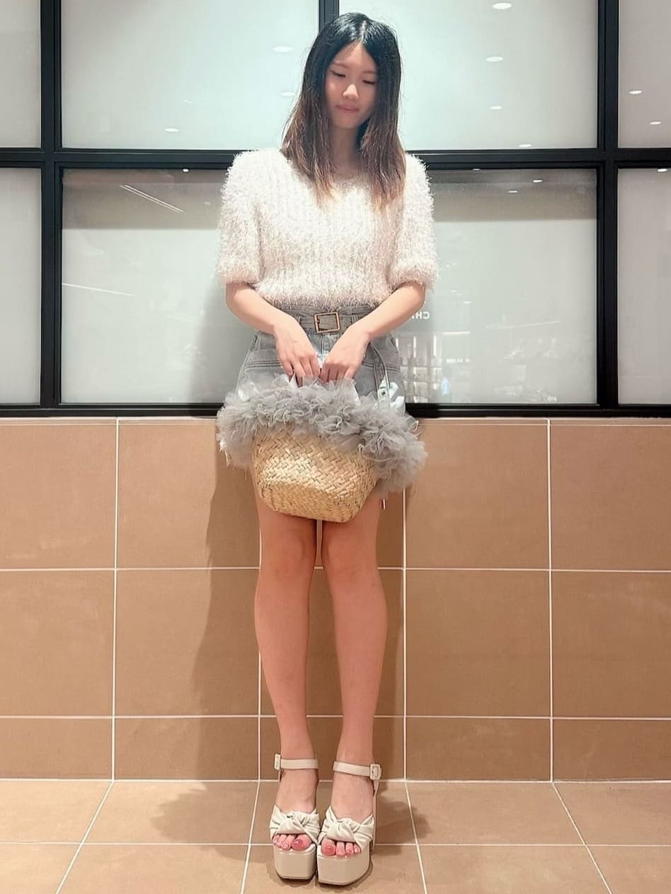 そるちゃさんの「ESPERANZA｜【ラク盛り／サンダル】リピーター続出／脚長美脚　ツイストリボンサンダル」を使ったコーディネート