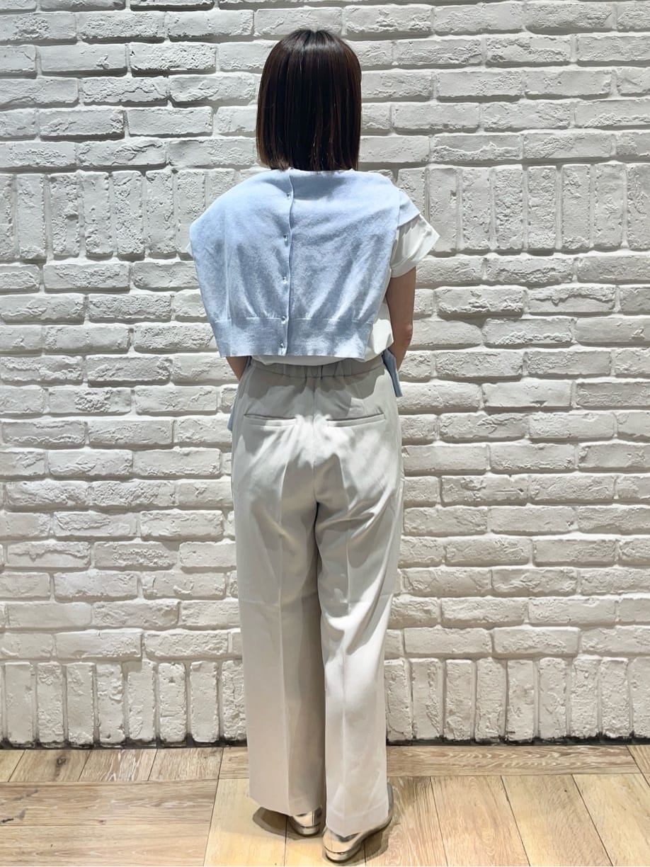 がんさんの「index｜《7色展開／XS-LLサイズ》ビジューボタンクルーネックカーディガン【洗濯機洗い可】」を使ったコーディネート