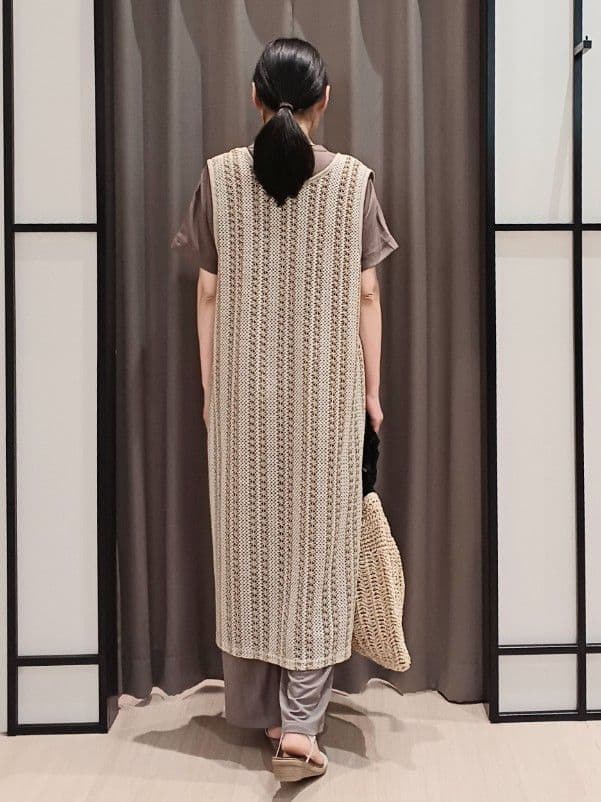 スゥさんの「SHOO･LA･RUE｜【洗える/プチプラ】大人の抜け感をプラスする バンドカラーシャツ」を使ったコーディネート