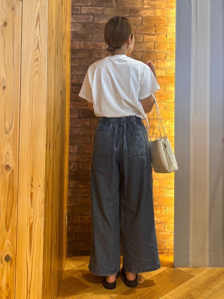 mieさんの「SHOO･LA･RUE｜【S-LL/ひんやり/汗ジミ軽減/UVカット】グラフィックアソートTシャツ」を使ったコーディネート