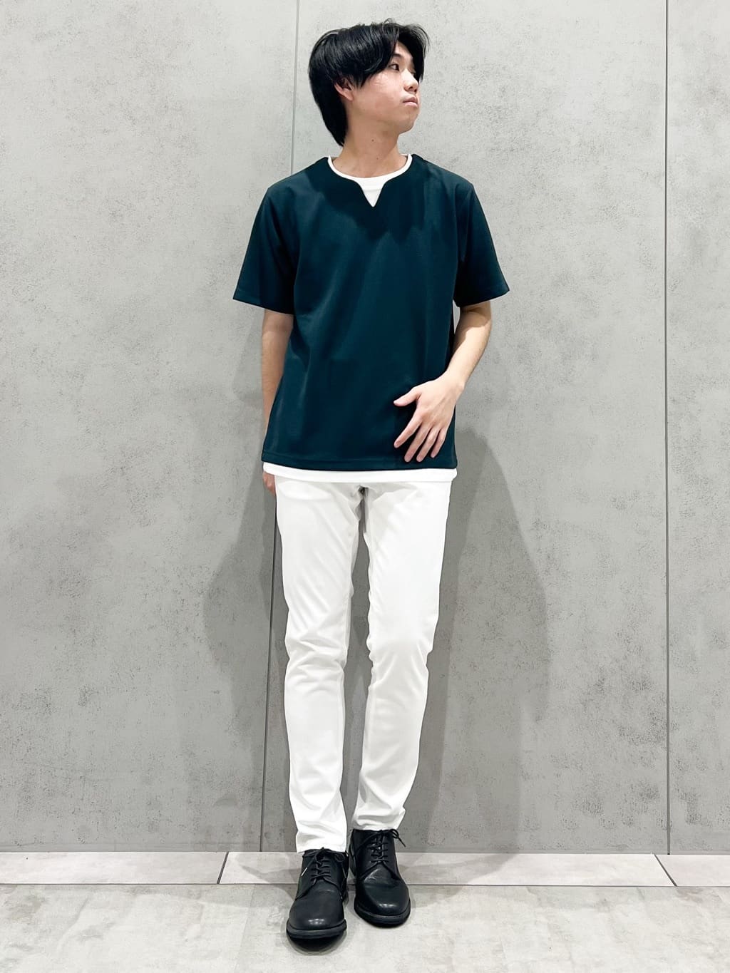 SHI-MAさんの「THE SHOP TK｜ツイルキーネック 半袖Tシャツ 接触冷感/洗濯機OK」を使ったコーディネート