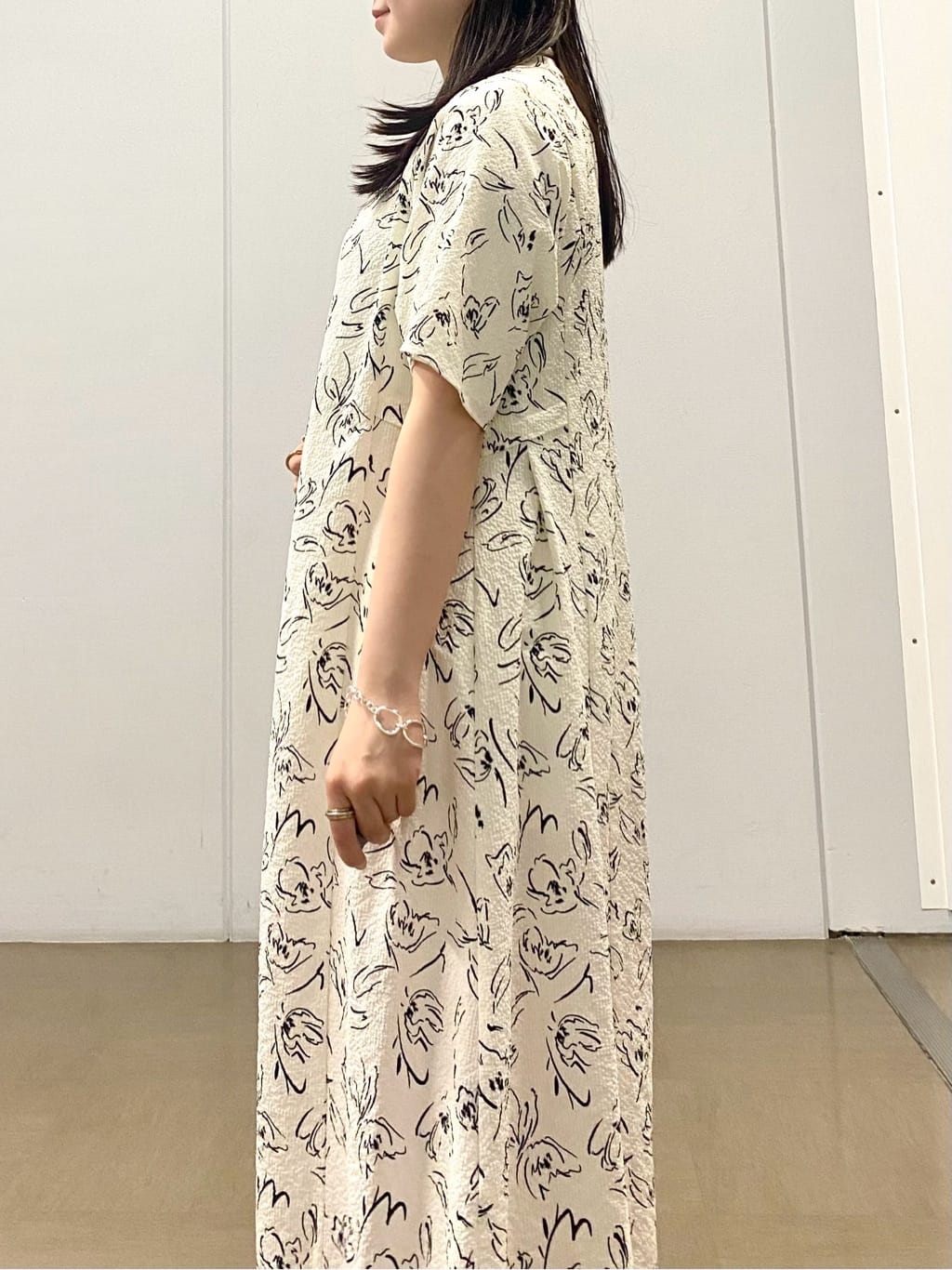 misakiさんの「INDIVI｜【バックシャン】デザインTブラウス」を使ったコーディネート