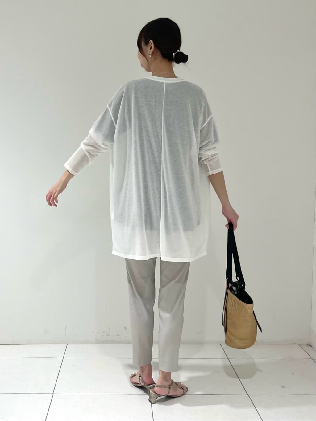 shioriさんの「INDIVI｜【洗える／レイヤードにも活躍】ペプラムインナートップス」を使ったコーディネート