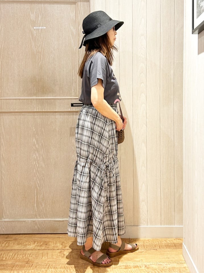 yukaさんの「SHOO･LA･RUE｜【S-LL/ひんやり/汗ジミ軽減/UVカット】グラフィックアソートTシャツ」を使ったコーディネート