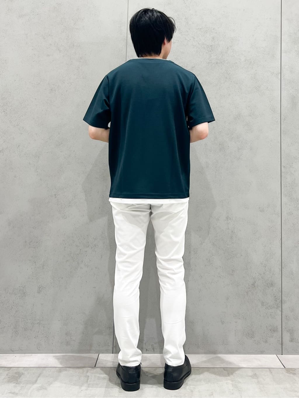 SHI-MAさんの「THE SHOP TK｜ツイルキーネック 半袖Tシャツ 接触冷感/洗濯機OK」を使ったコーディネート