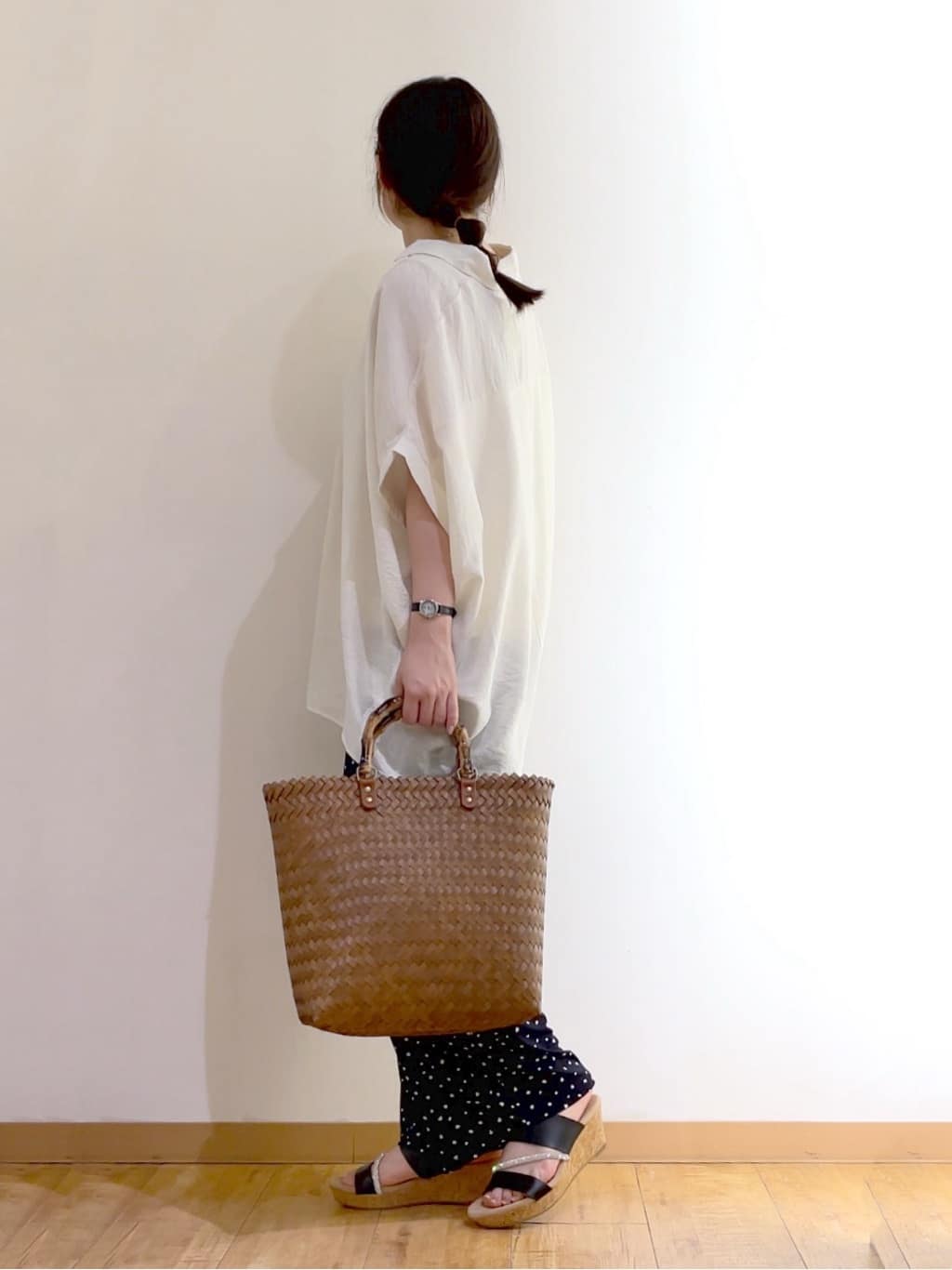 かのさんの「SHOO･LA･RUE｜【ひんやり】すっきりきれいに体型カバー コクーンシルエットワンピース」を使ったコーディネート