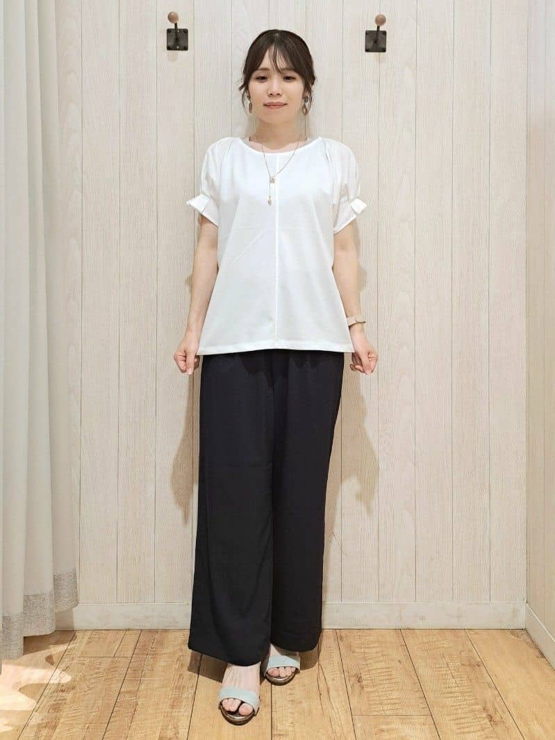 SAKIさんの「SHOO･LA･RUE｜【S-LL/UV/プチプラ】お袖タックで好印象 デザインTシャツ」を使ったコーディネート