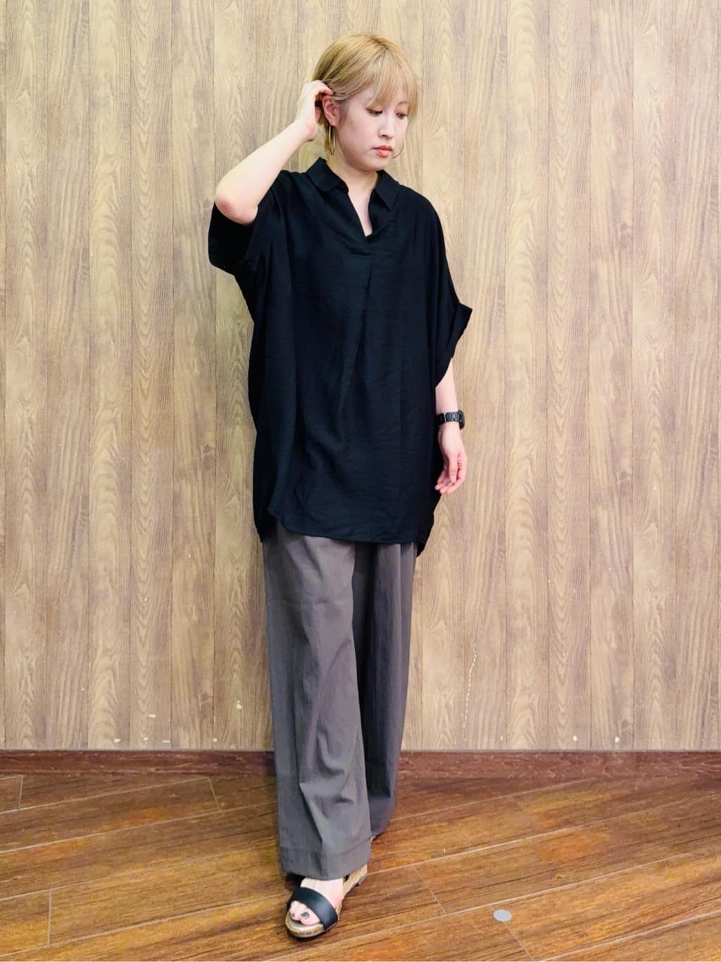 ちばみさんの「SHOO･LA･RUE｜【ひんやり】すっきりきれいに体型カバー コクーンシルエットワンピース」を使ったコーディネート