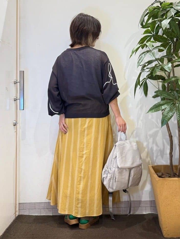 misakiさんの「SHOO･LA･RUE｜アンクルゴムフラットサンダル」を使ったコーディネート