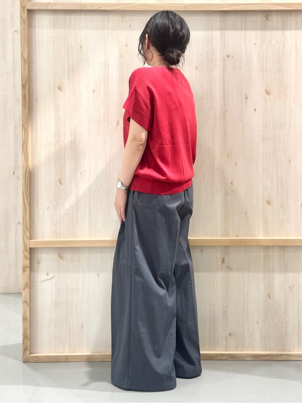 nanaさんの「THE SHOP TK｜さらさらフレアスリーブサマーニット【毛玉になりにくい/UV/洗濯機OK】」を使ったコーディネート