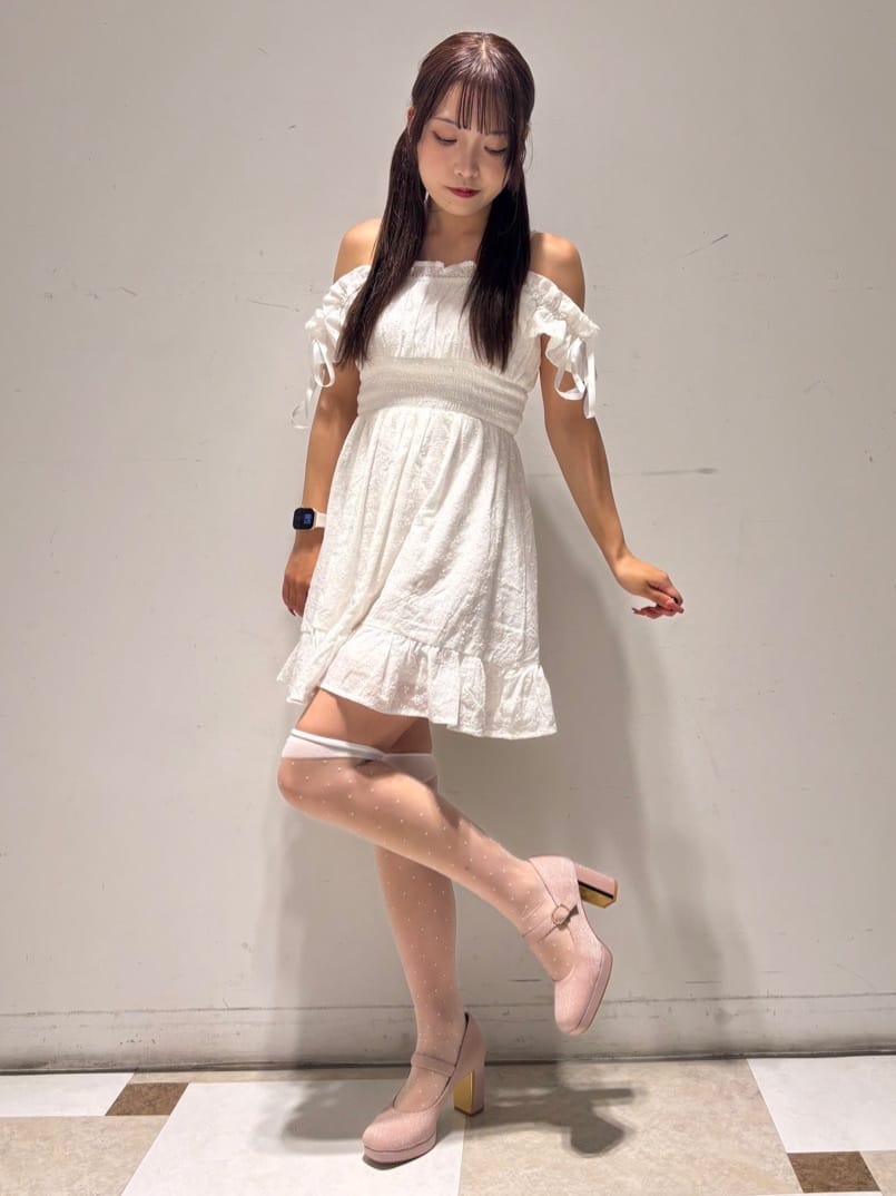 せらら⭐️さんの「ESPERANZA｜甲ストラップパンプス」を使ったコーディネート