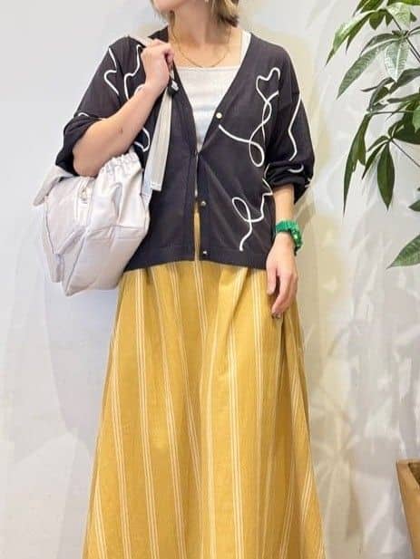 misakiさんの「SHOO･LA･RUE｜アンクルゴムフラットサンダル」を使ったコーディネート
