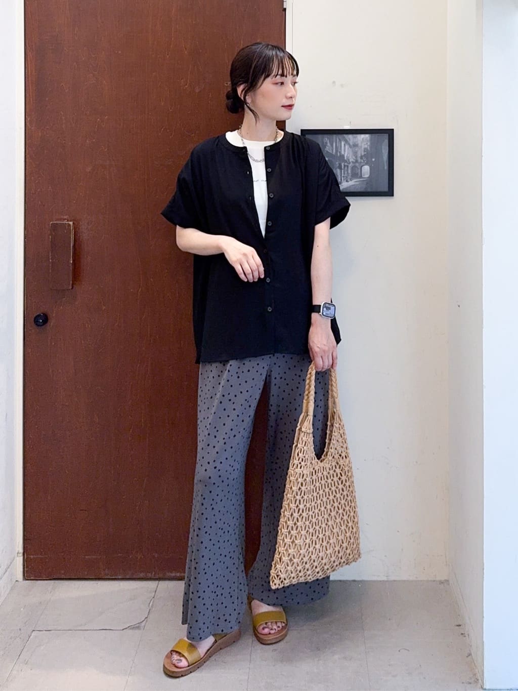 𝐇𝐢𝐫𝐨𝐦𝐢さんの「SHOO･LA･RUE｜【洗える/プチプラ】大人の抜け感をプラスする バンドカラーシャツ」を使ったコーディネート