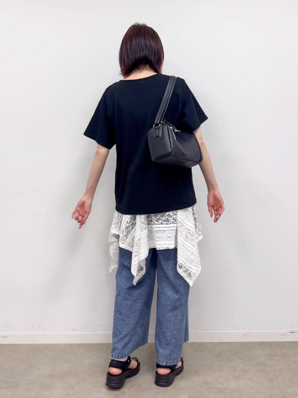 𝐜𝐡𝐢𝐤𝐚さんの「SHOO･LA･RUE｜【2WAY】スカートにもなる イレヘム レースビスチェ」を使ったコーディネート