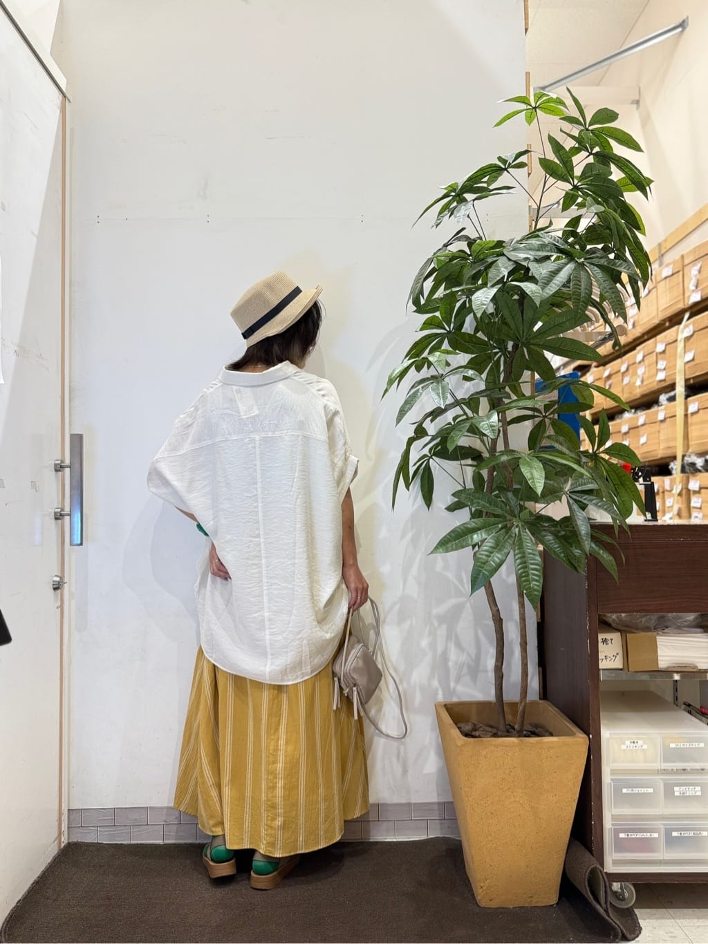 misakiさんの「SHOO･LA･RUE｜【ひんやり】すっきりきれいに体型カバー コクーンシルエットワンピース」を使ったコーディネート