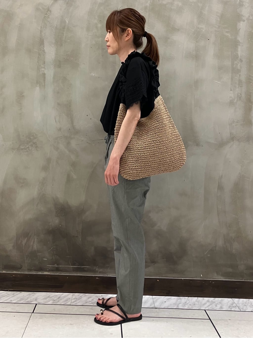kozuさんの「grove｜【洗える/二の腕カバー】上品なレースで叶える、きちんと見えの夏Tシャツ」を使ったコーディネート