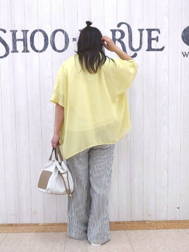 とろろさんの「SHOO･LA･RUE｜【S-LL/ひんやり/汗ジミ軽減/UVカット】グラフィックアソートTシャツ」を使ったコーディネート