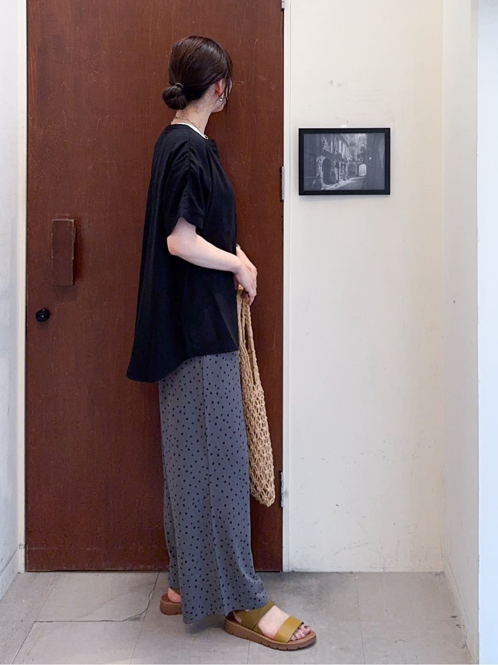 𝐇𝐢𝐫𝐨𝐦𝐢さんの「SHOO･LA･RUE｜【洗える/プチプラ】大人の抜け感をプラスする バンドカラーシャツ」を使ったコーディネート