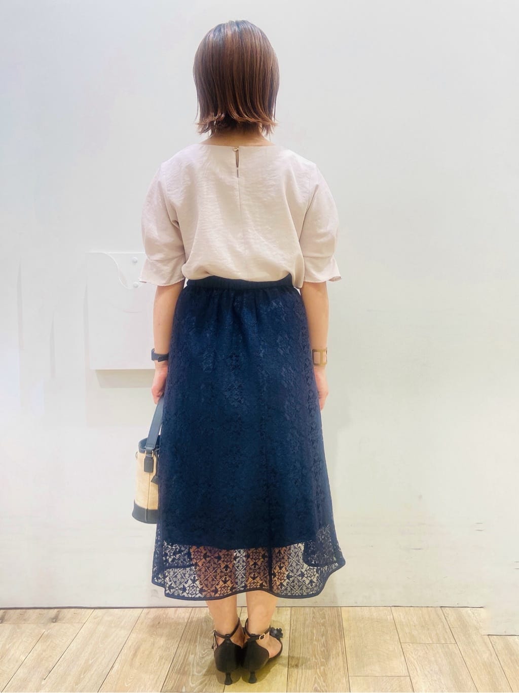 YUKOさんの「index｜《8色展開／XS-LLサイズ》タックパフスリーブブラウス【洗濯機洗い可／吸水速乾／防シワ／抗ピル】」を使ったコーディネート