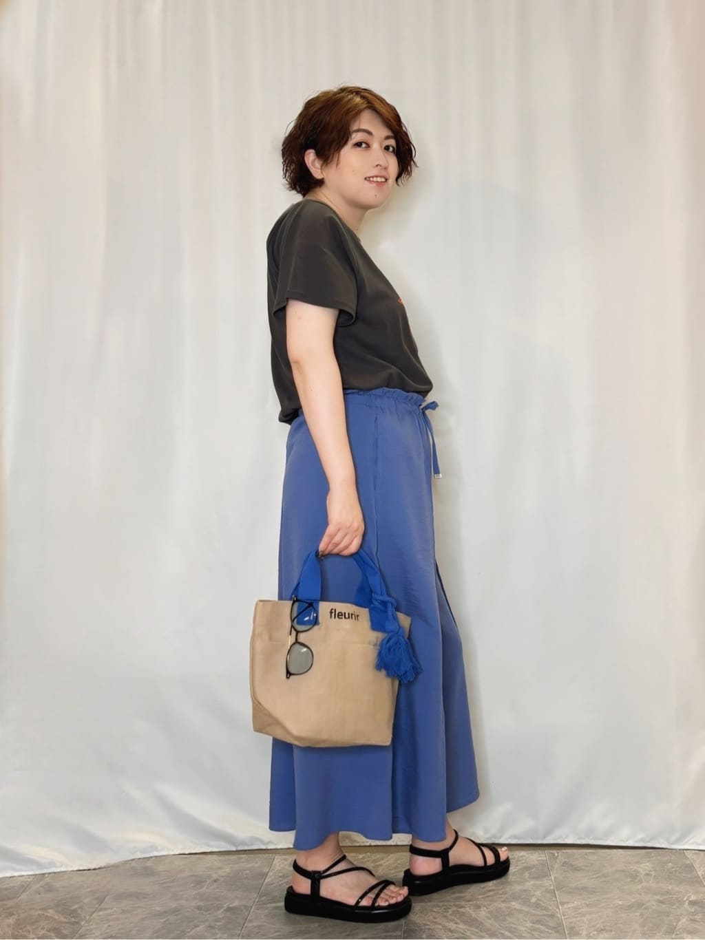 たみさんの「SHOO･LA･RUE｜【S-LL/ひんやり】さらっとタッチできれい見え ピンタックスカーチョ」を使ったコーディネート