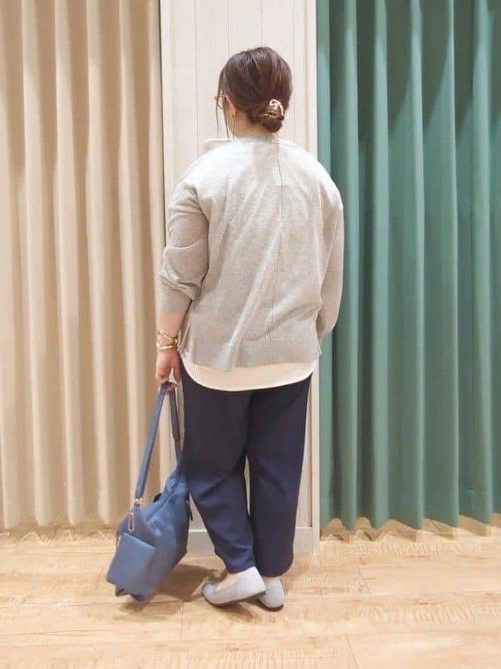 タガさんの「SHOO･LA･RUE｜◆【洗える】ナチュラルなシアー感が魅力 Vネックカーディガン」を使ったコーディネート