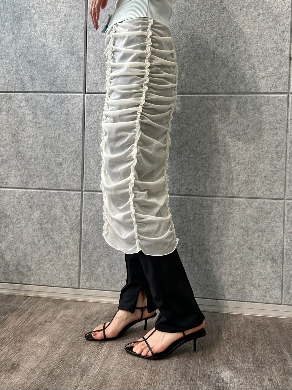 harunaさんの「CODE A｜design knit tank」を使ったコーディネート