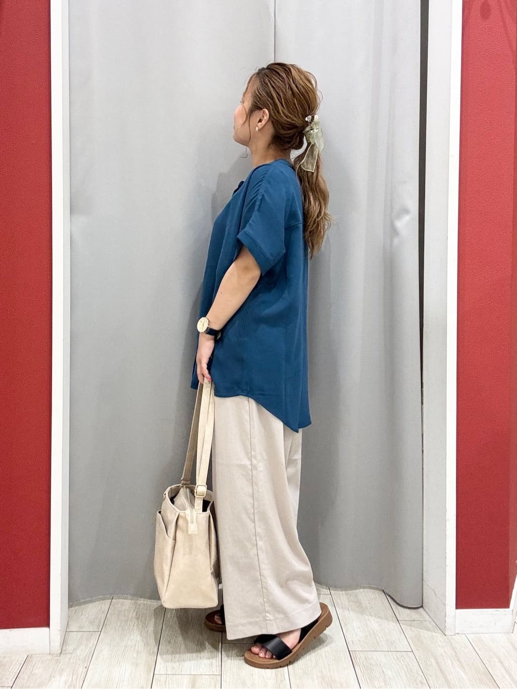 shioさんの「SHOO･LA･RUE｜【洗える/プチプラ】大人の抜け感をプラスする バンドカラーシャツ」を使ったコーディネート