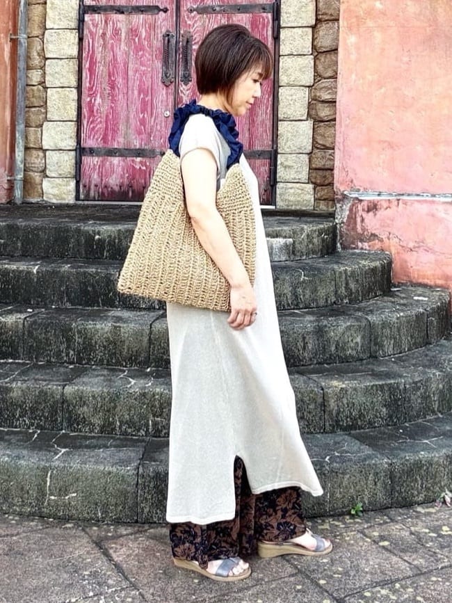 香泉さんの「SHOO･LA･RUE｜【ひんやり/選べる2柄】大人のリラックスコーデに プリント柄パンツ」を使ったコーディネート