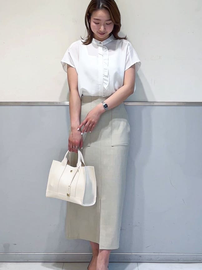 ミーさんの「index｜◆リネンライクフロントフリルブラウス【洗濯機洗い可／吸水速乾／接触冷感】」を使ったコーディネート