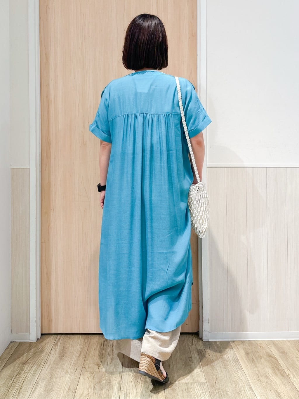 mimoさんの「SHOO･LA･RUE｜◆【洗える/S-LL/ひんやり】ふんわり軽やかに 前あきロングシャツ」を使ったコーディネート