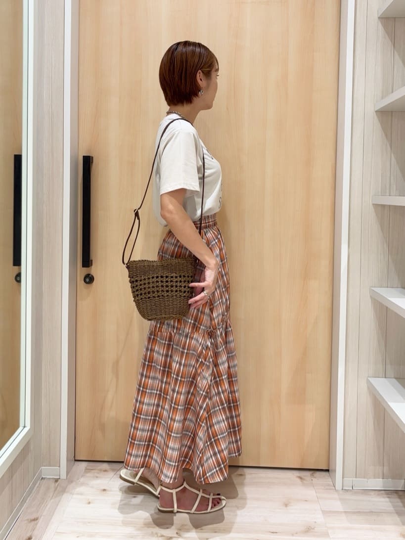 ｓａｔｏｍｉさんの「SHOO･LA･RUE｜【S-LL】シルエットが変えられる チェック柄リボンフレアスカート」を使ったコーディネート