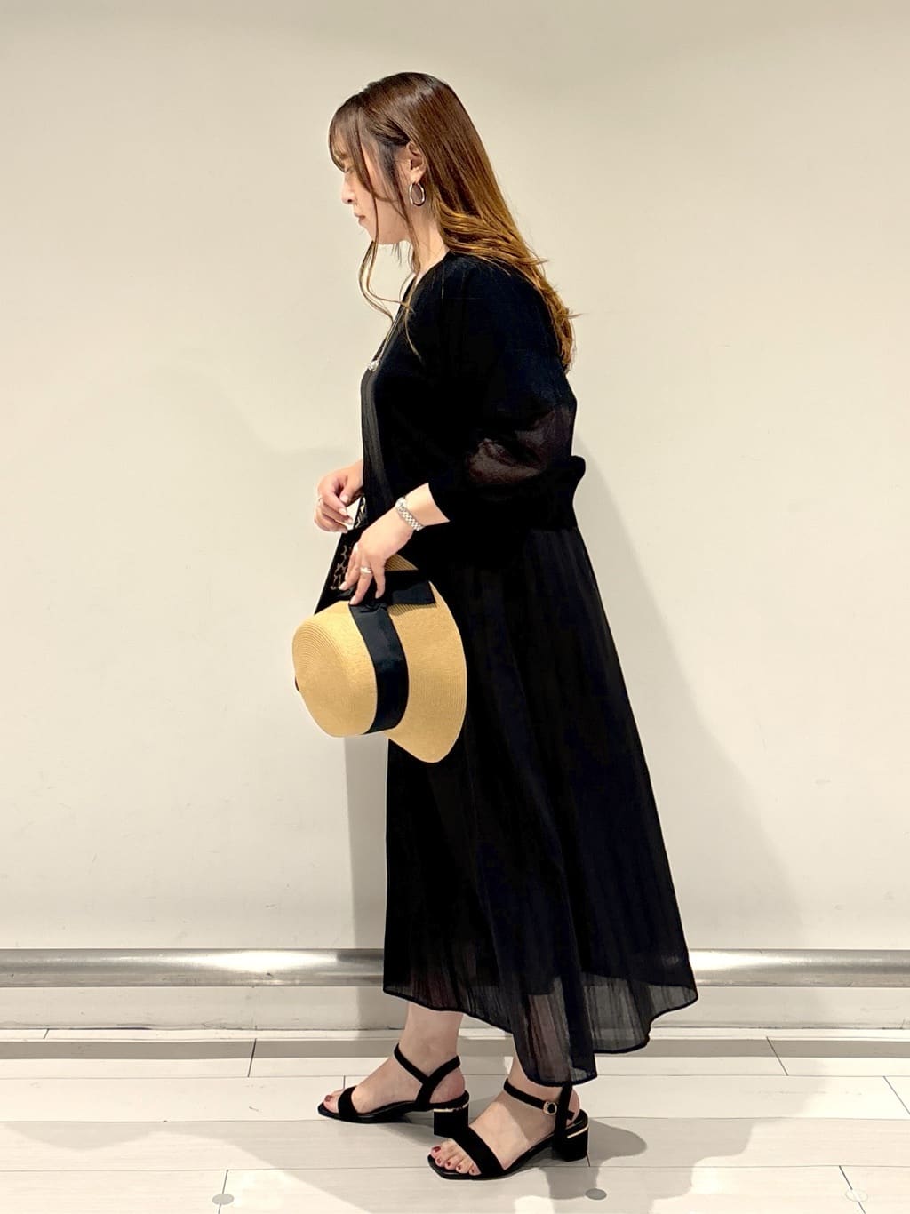 nakamuraさんの「Reflect｜◆【夏SALE／一枚で決まる◎／手洗い可】シアーストライプソフトAラインワンピース」を使ったコーディネート