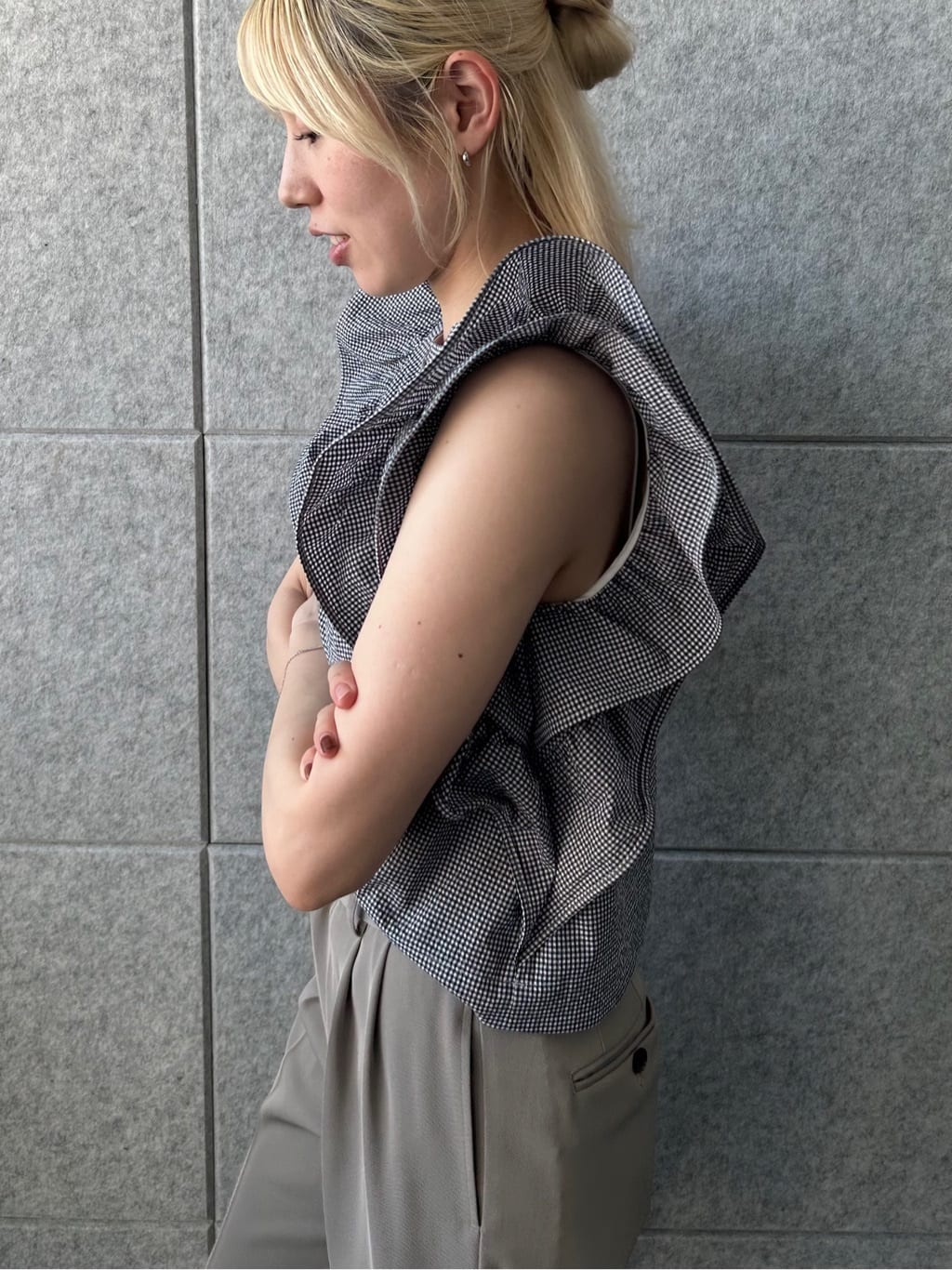honoka Aさんの「CODE A｜ruffle drama blouse」を使ったコーディネート