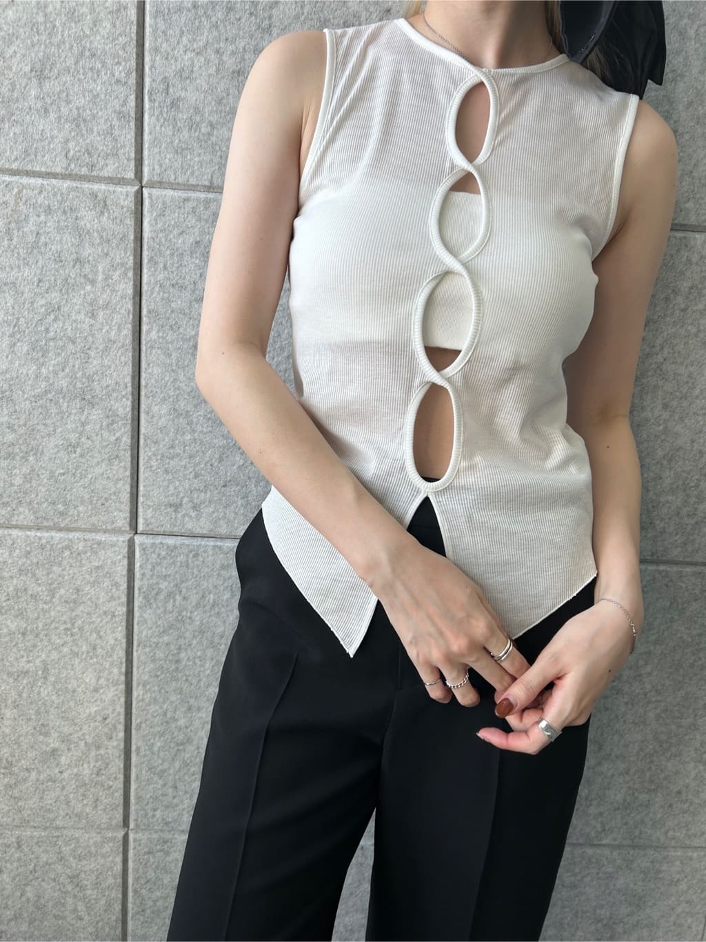 honoka Aさんの「CODE A｜line zip trousers」を使ったコーディネート