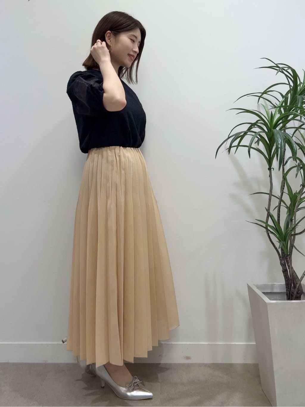 Suma Una本部スタッフさんの「SunaUna｜◆【5分袖】ボリュームパフスリーブトップス」を使ったコーディネート