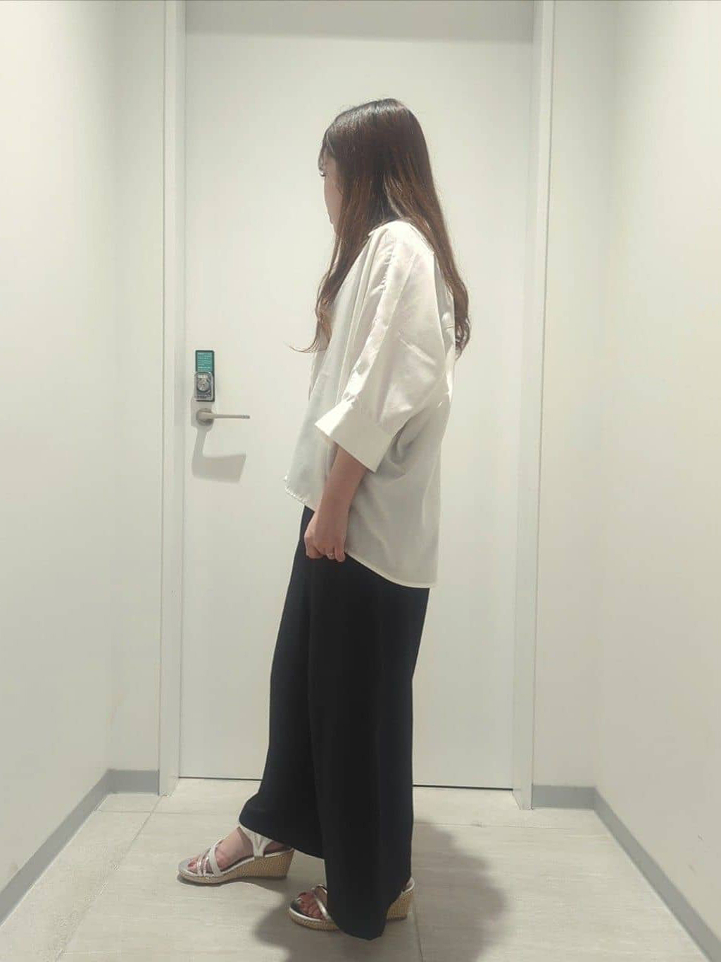 miki⑅⁠˖⁠♡さんの「grove｜サマーハイパーストレッチワイドパンツ」を使ったコーディネート