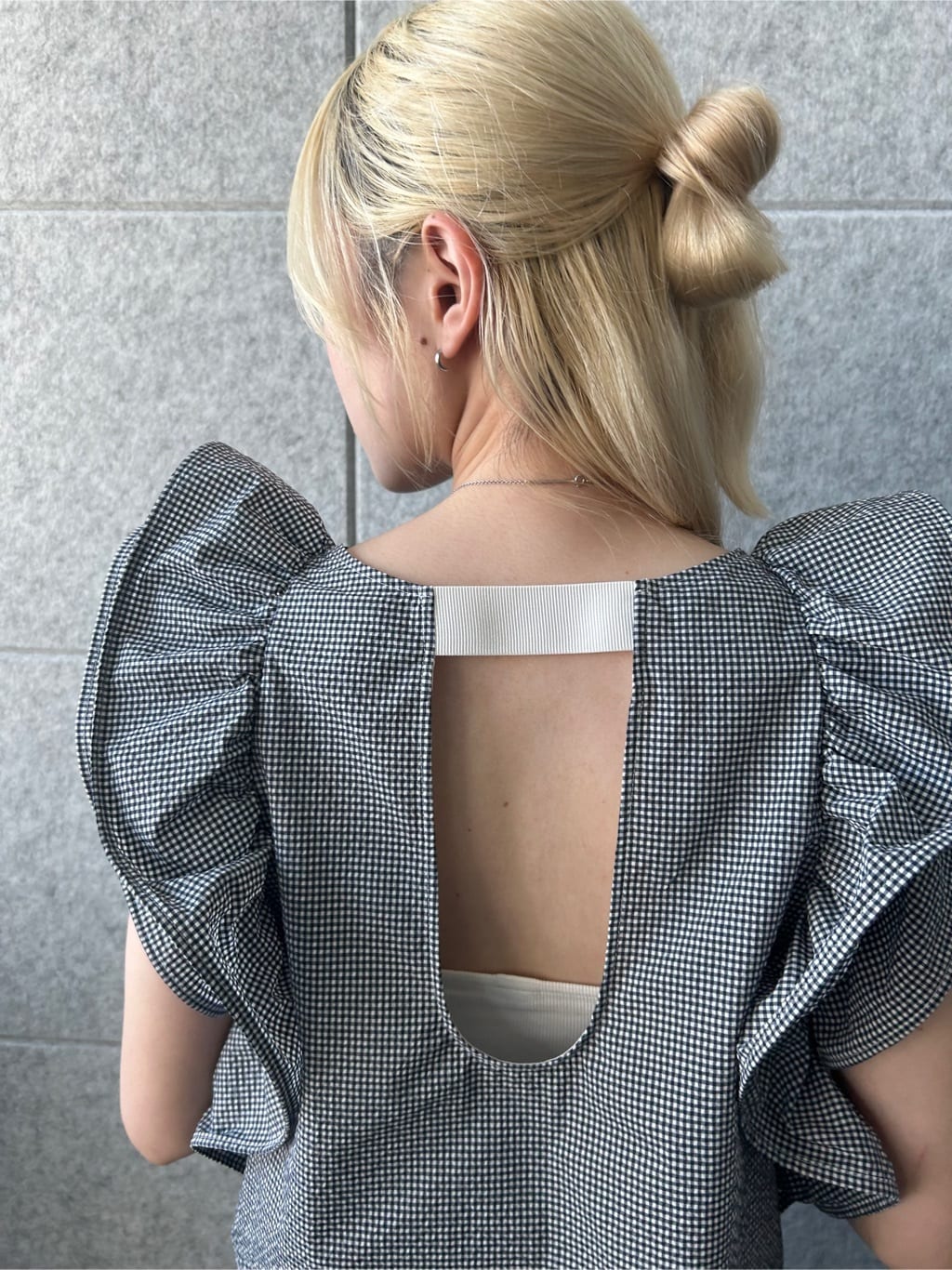 honoka Aさんの「CODE A｜ruffle drama blouse」を使ったコーディネート