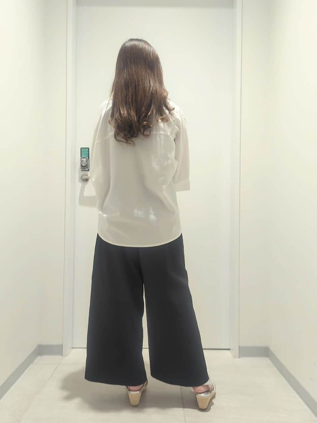 miki⑅⁠˖⁠♡さんの「grove｜サマーハイパーストレッチワイドパンツ」を使ったコーディネート